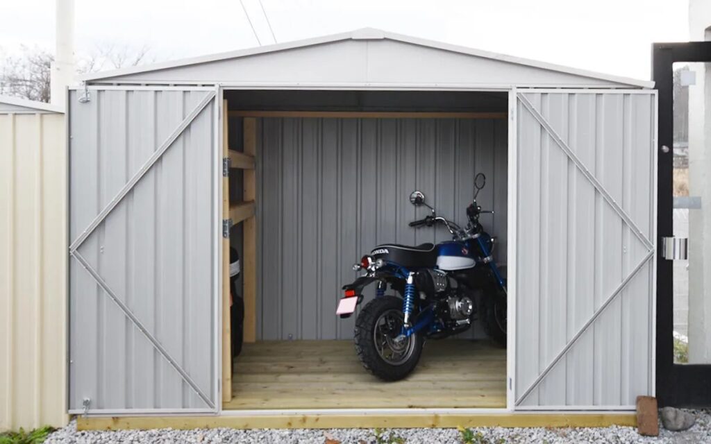 バイクガレージ
