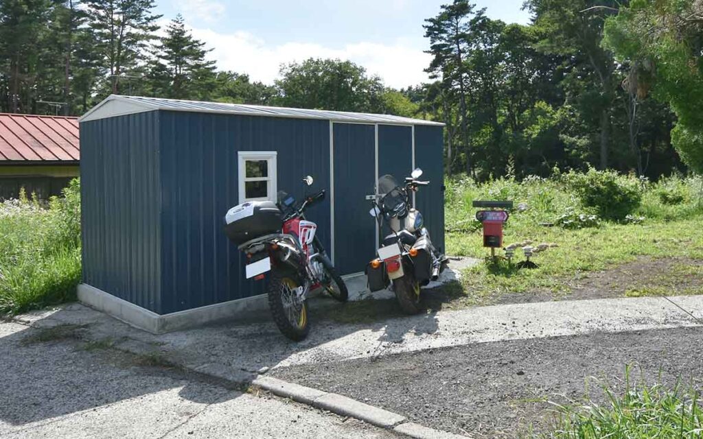バイクガレージ
