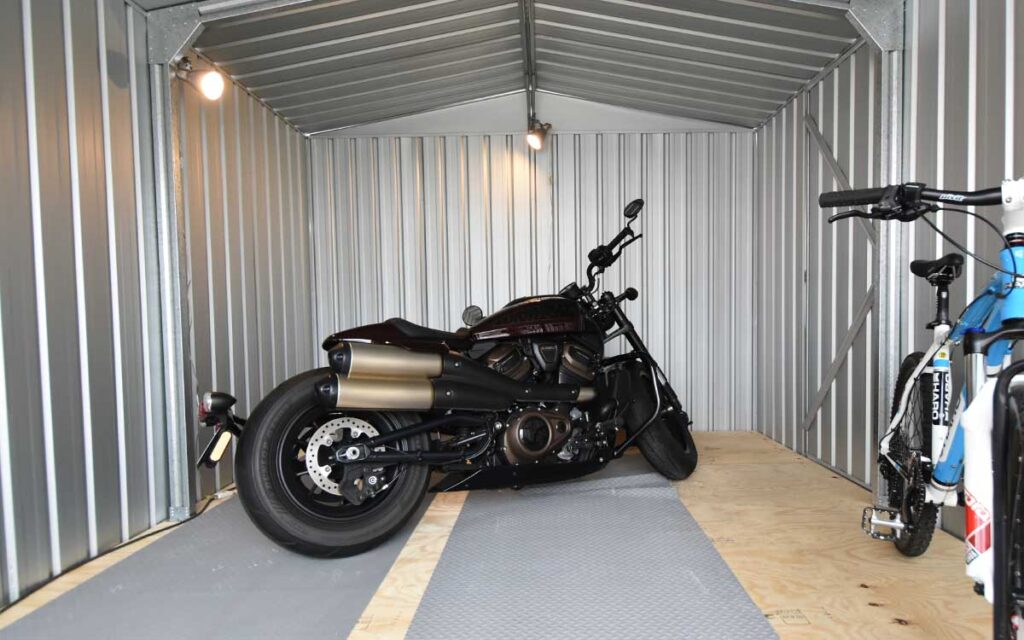 バイクガレージ