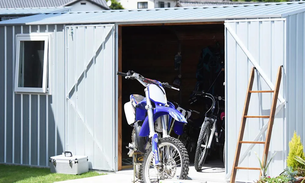 バイクガレージ