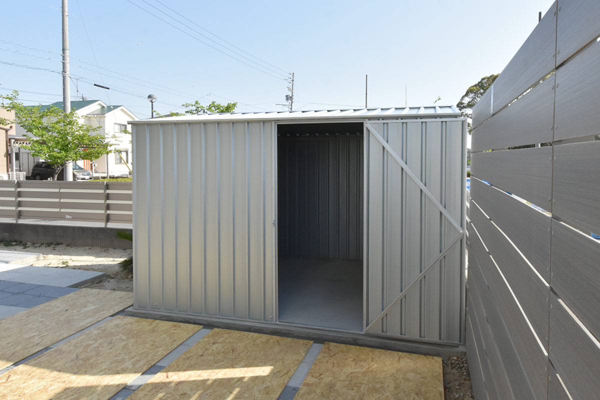 ★人気殺到中★スチールの質感がかっこいい物置