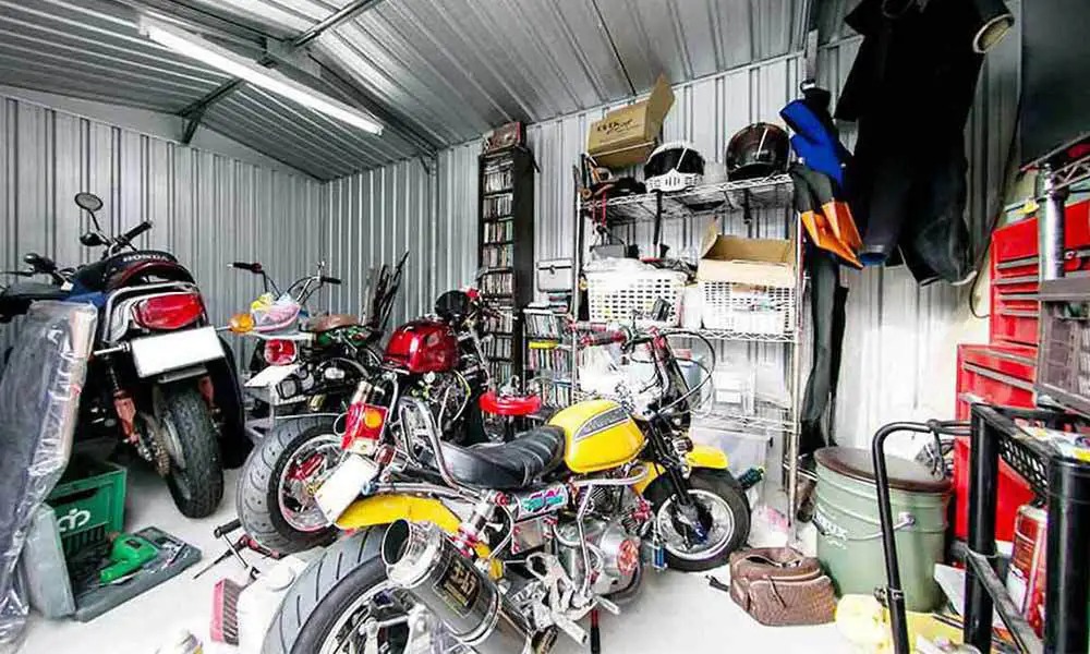 バイクガレージ