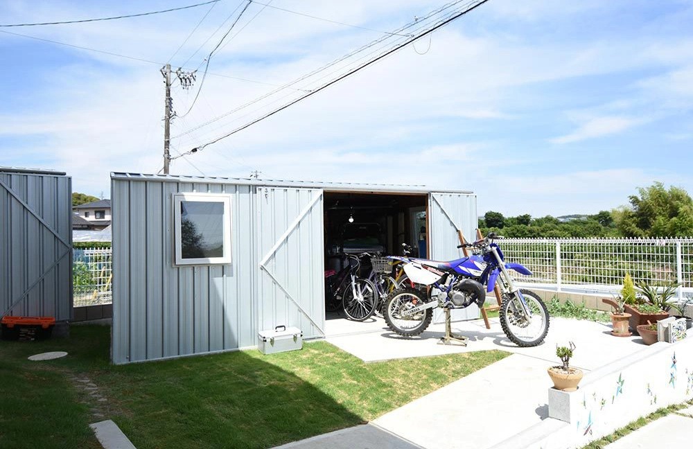 バイクガレージ
