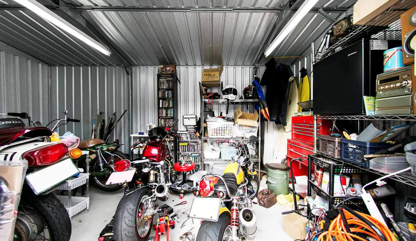 バイクガレージ
